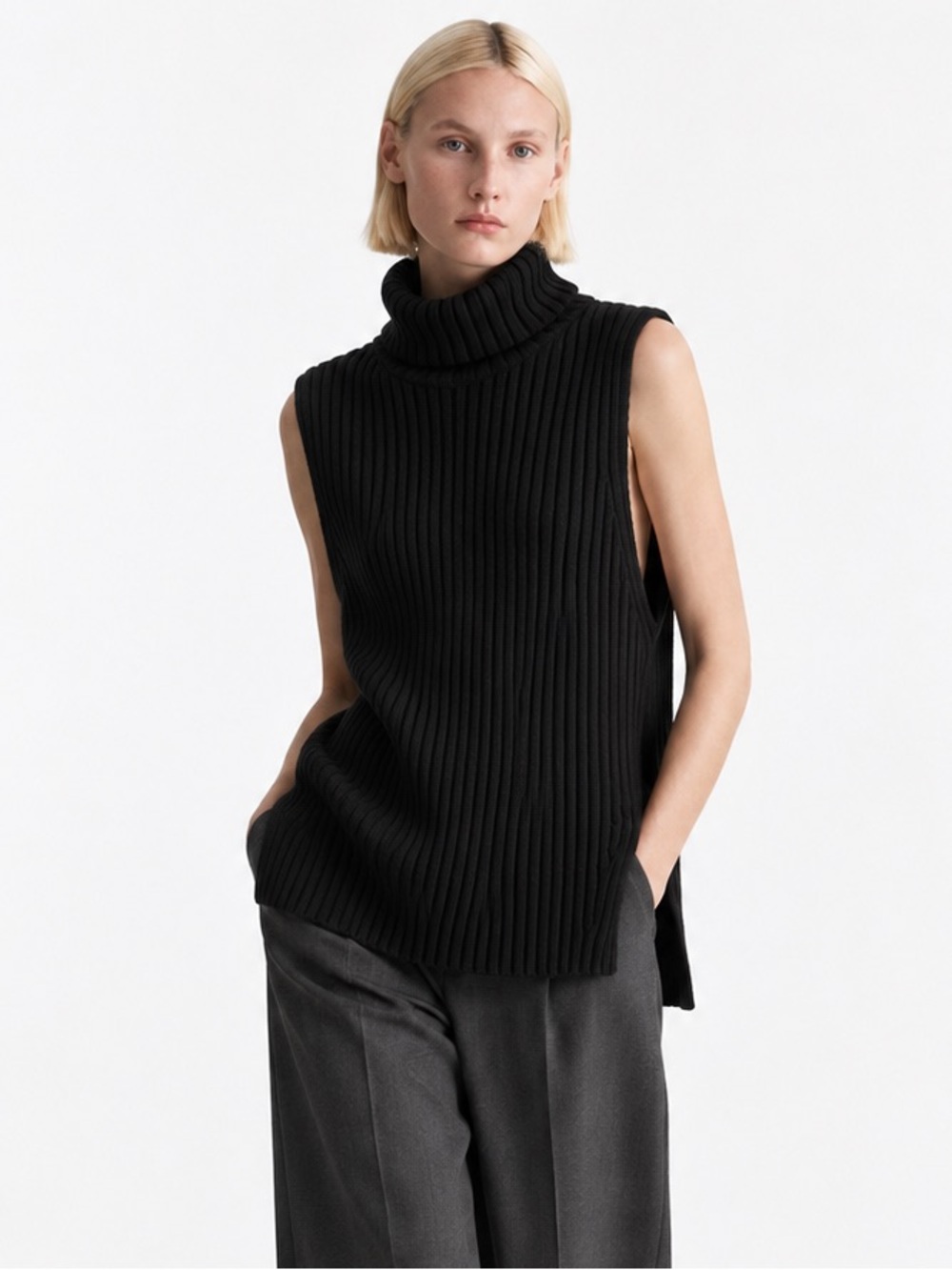 H&M Chunky Sleeveless Black Knit